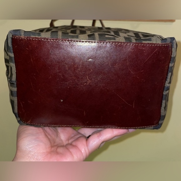 Authentic Fendi Vintage Zucca Canvas Small Bag with Brown Leather Straps - Picture 4 of 6